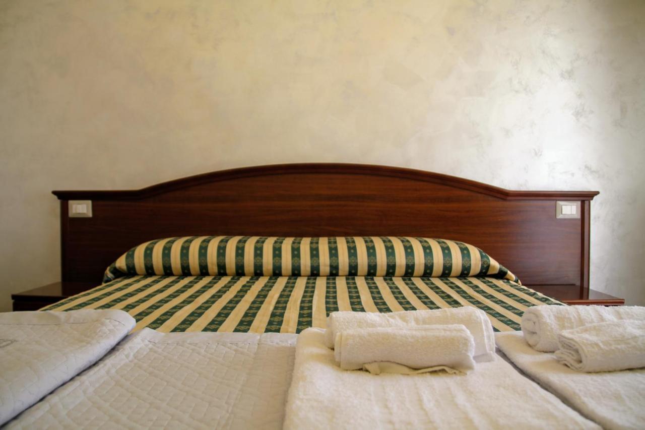Monte SantʼAngelo Rooms Dimora Arco - Affitti Brevi Italia מראה חיצוני תמונה