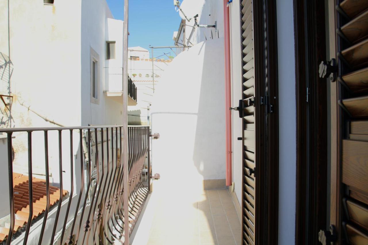 Monte SantʼAngelo Rooms Dimora Arco - Affitti Brevi Italia מראה חיצוני תמונה