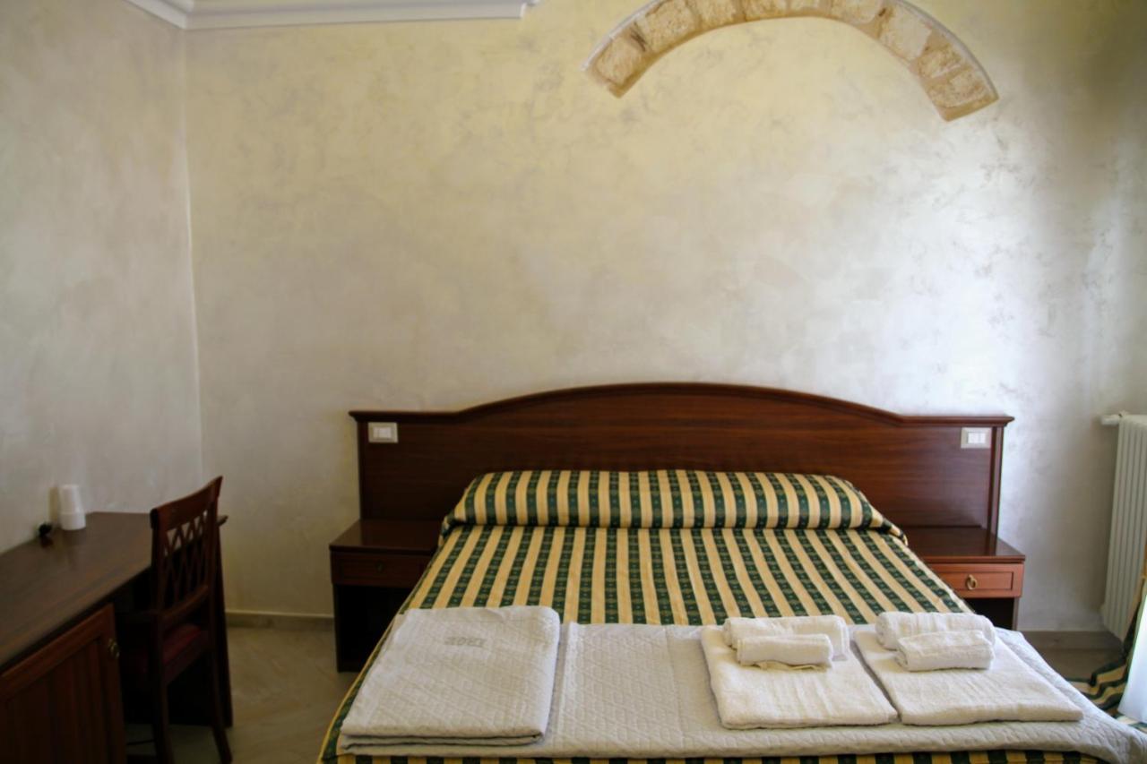 Monte SantʼAngelo Rooms Dimora Arco - Affitti Brevi Italia מראה חיצוני תמונה