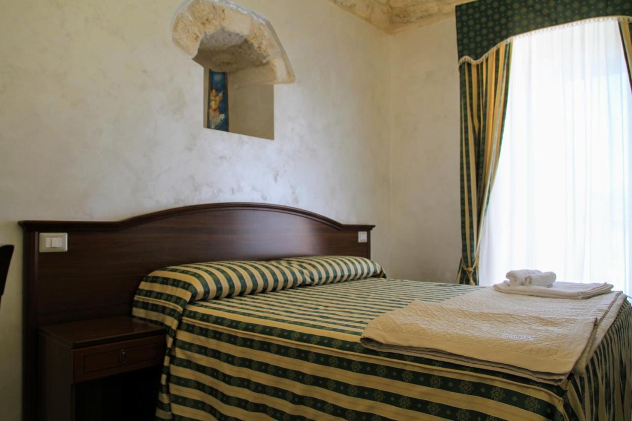 Monte SantʼAngelo Rooms Dimora Arco - Affitti Brevi Italia מראה חיצוני תמונה