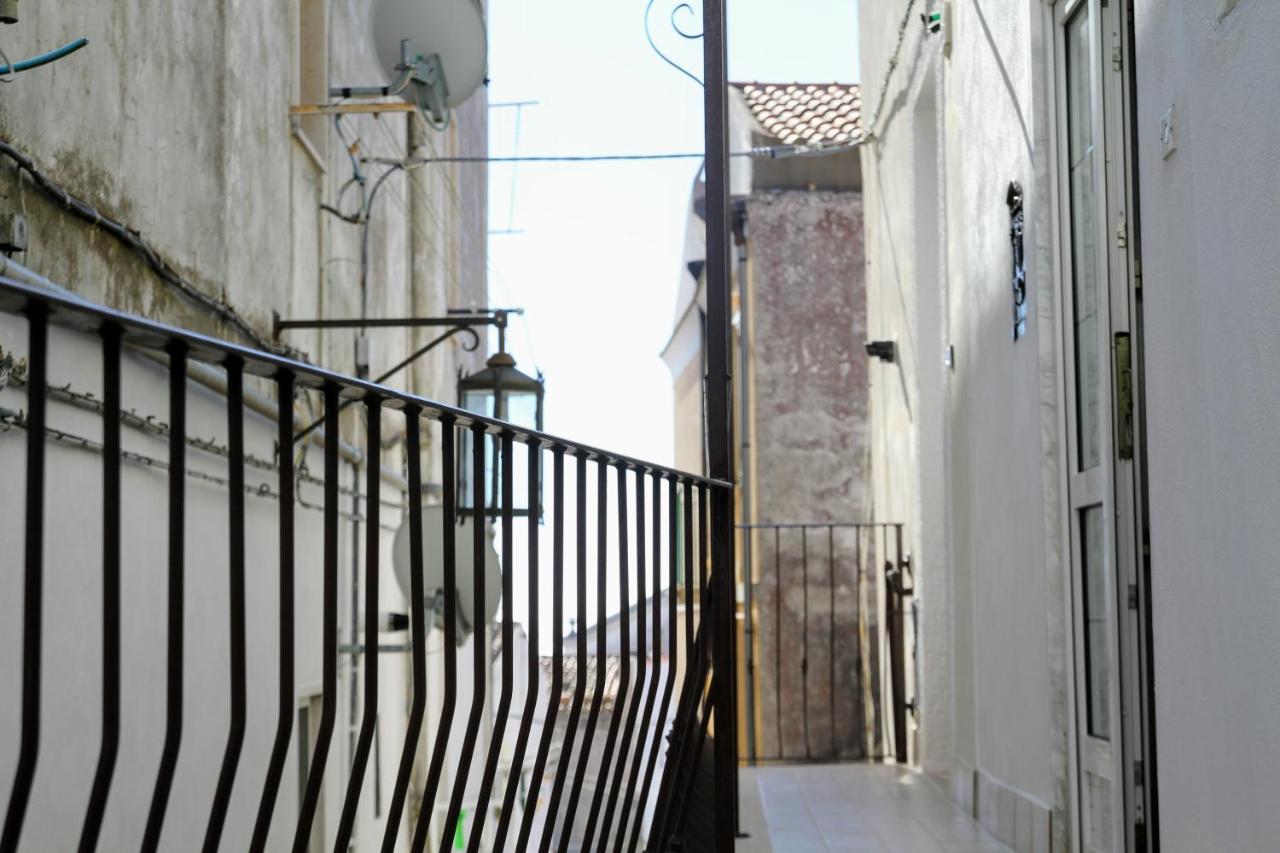 Monte SantʼAngelo Rooms Dimora Arco - Affitti Brevi Italia מראה חיצוני תמונה